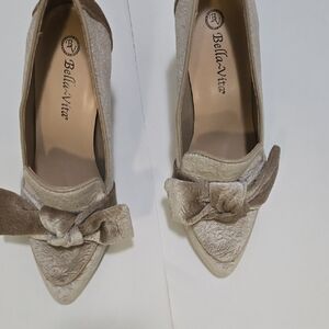 Bella Vita Cream Heels Elegant Design